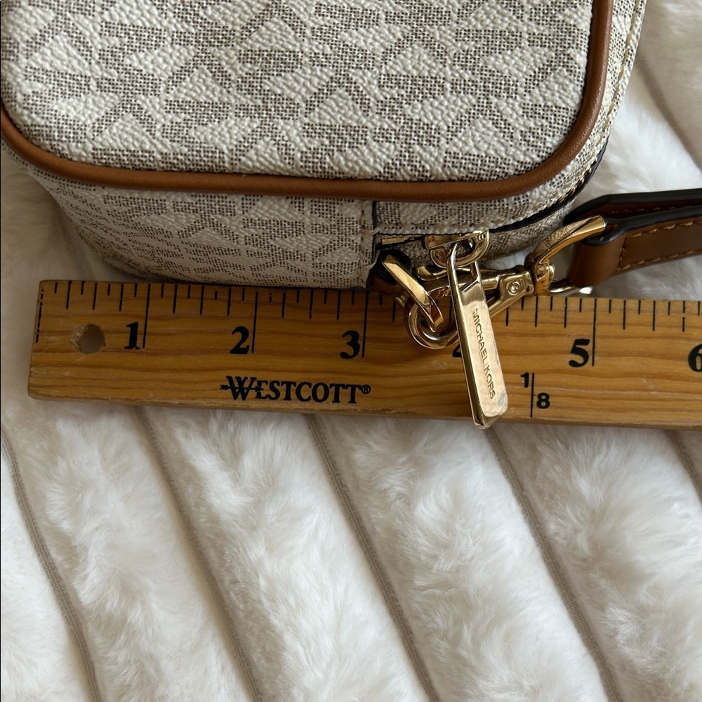 Michael Kors Monogram Cream and Tan Crossbody Bag - Picture 10 of 11